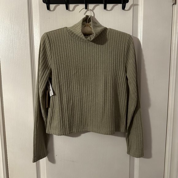 Wilfred Free TAMU TURTLENECK- DRY BASIL GREEN - (Size Medium) - Picture 2 of 7